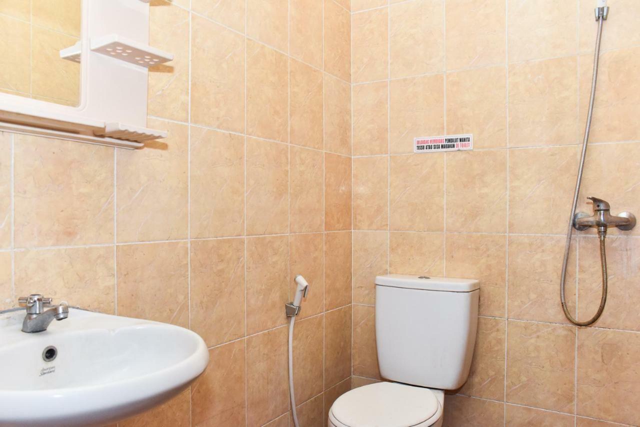 Reddoorz Near Lenmarc Mall Surabaya Pradahkalikendal Экстерьер фото