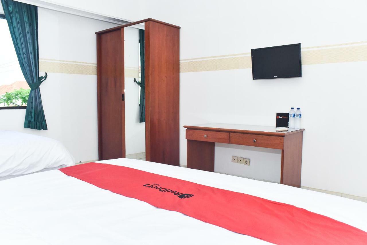Reddoorz Near Lenmarc Mall Surabaya Pradahkalikendal Экстерьер фото
