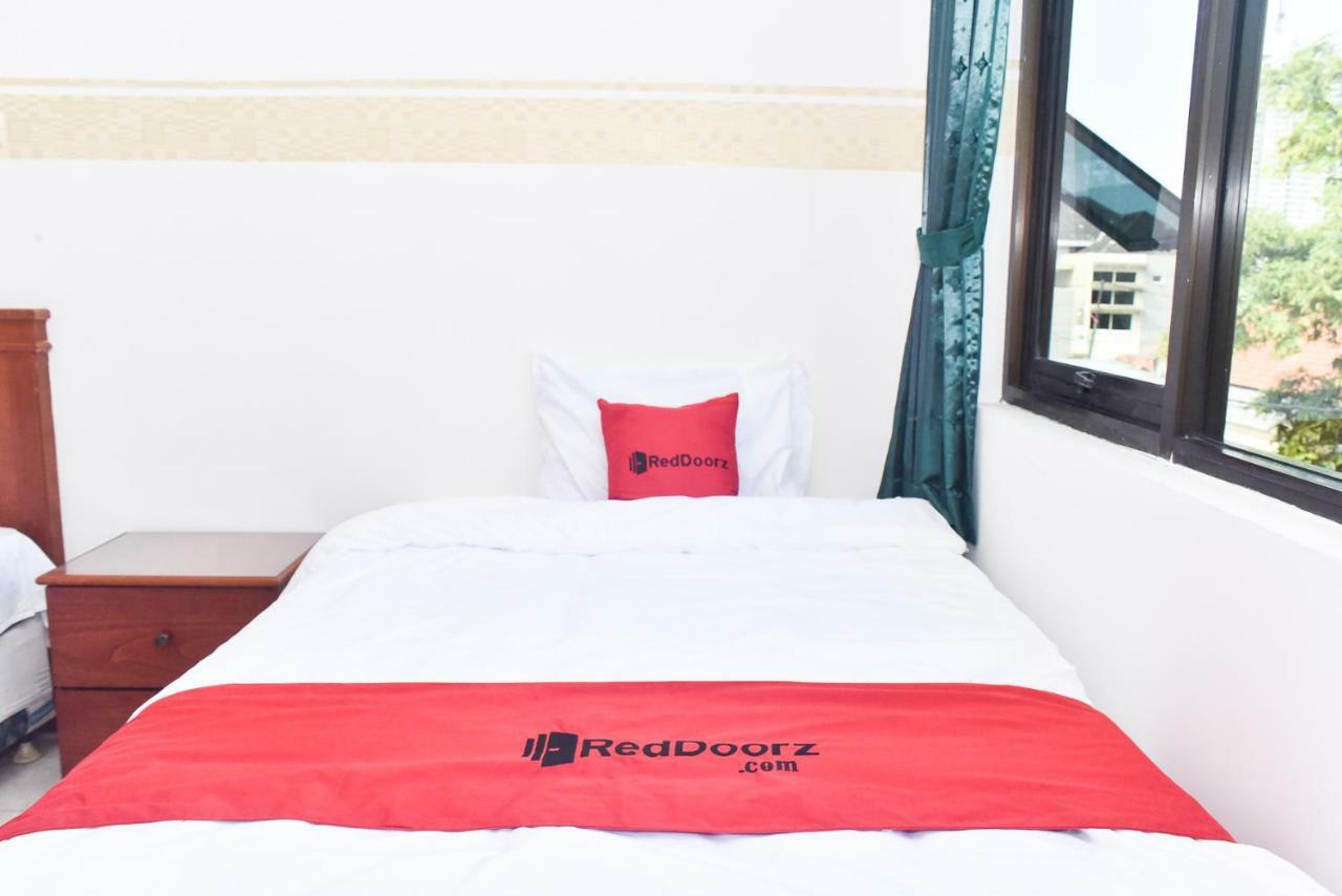 Reddoorz Near Lenmarc Mall Surabaya Pradahkalikendal Экстерьер фото